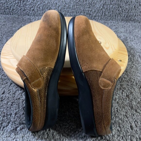 SAS Shoes Womens Size 7 Wide Suede Brown Slip On Clog Comfort Mule Made in USA - Picture 5 of 8